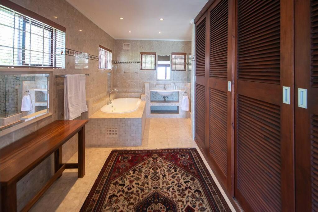 Bantry Bay Home With Atlantic Ocean Views Cape Town Bagian luar foto